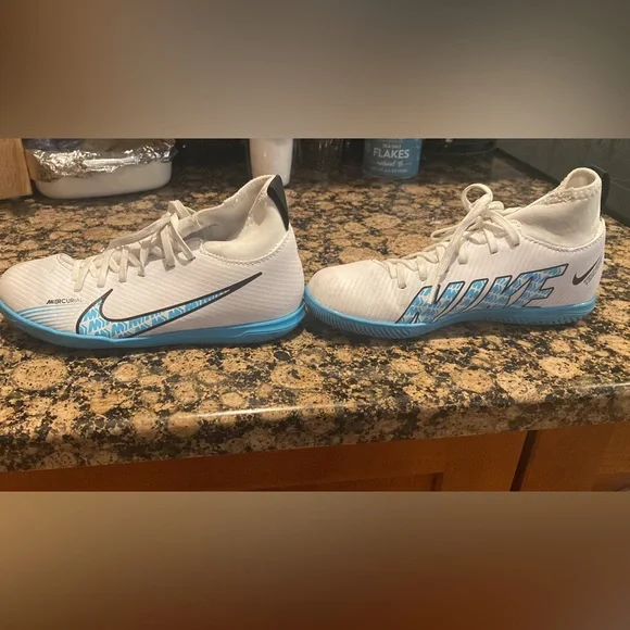 Nike Shoes Girls Size Indoor Turf Soccer Shoes Poshmark